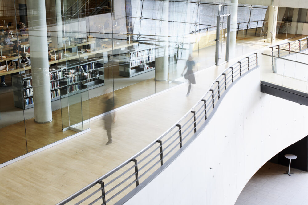 Människor i rörelse.