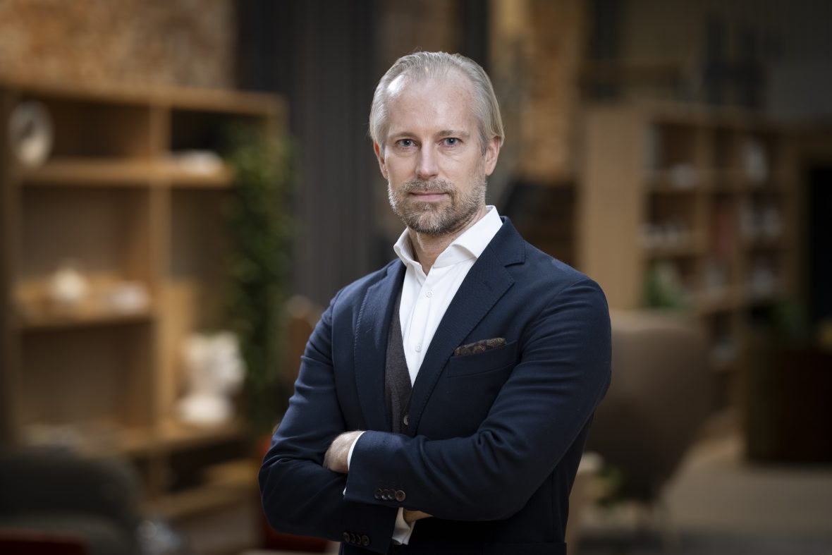 Fredrik Östbom, näringspolitisk chef, Almega