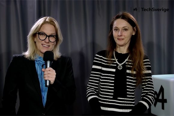 Årets AI svensk 2021 Danica Kragic Jensfelt tillsammans med Åsa Zetterberg, förbundsdirektör TechSverige